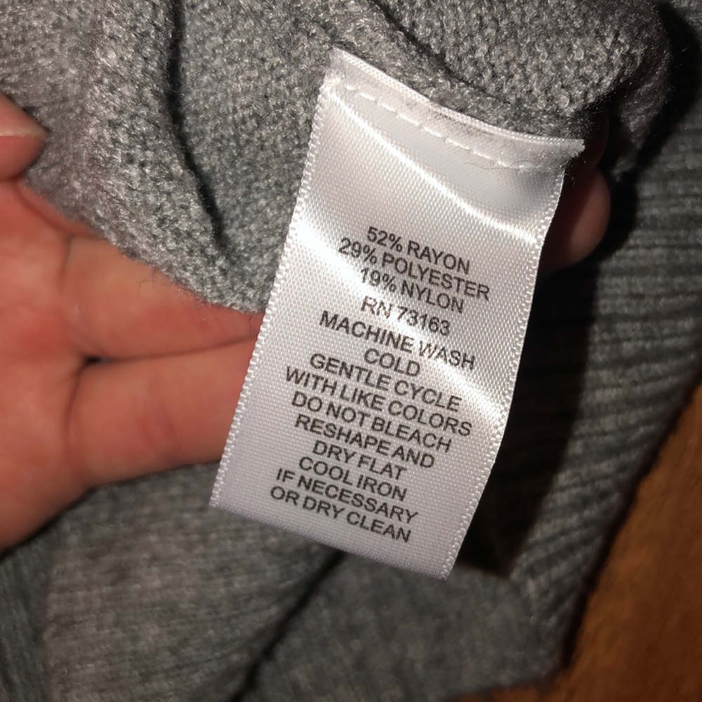 Cable and Gauge Grey Turtleneck Sweater - Picture 4 of 5